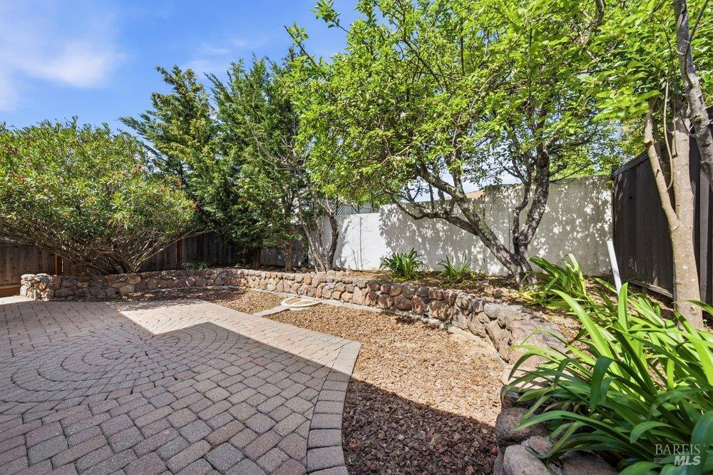 Detail Gallery Image 52 of 66 For 6 Village Ct, San Rafael,  CA 94903 - 2 Beds | 2 Baths