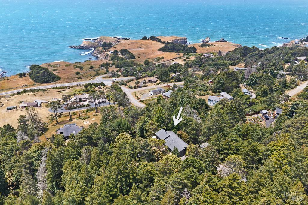 Detail Gallery Image 10 of 82 For 37275 Glennen Dr, Gualala,  CA 95445 - 3 Beds | 3 Baths