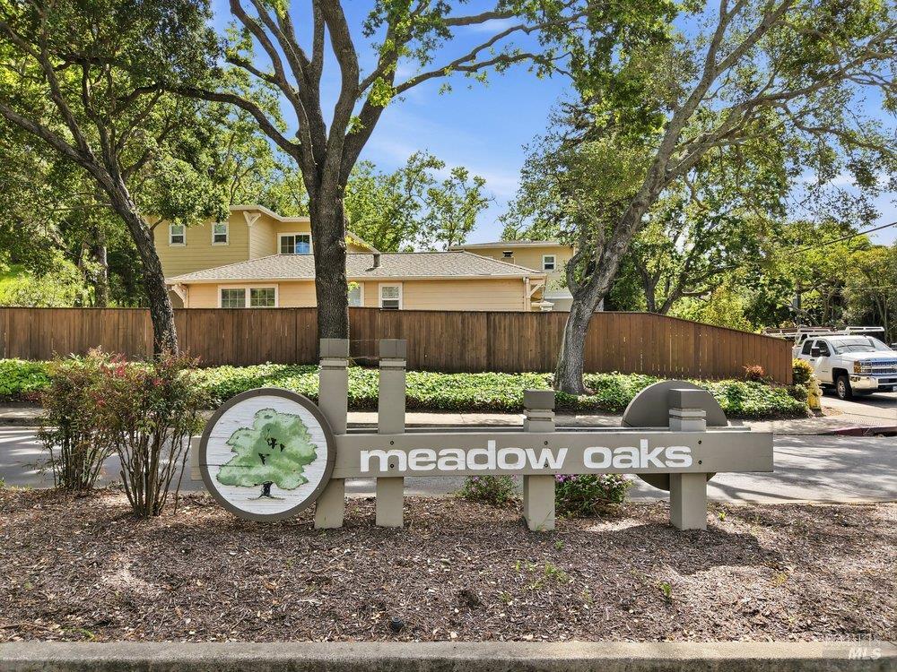 Detail Gallery Image 3 of 66 For 6 Village Ct, San Rafael,  CA 94903 - 2 Beds | 2 Baths