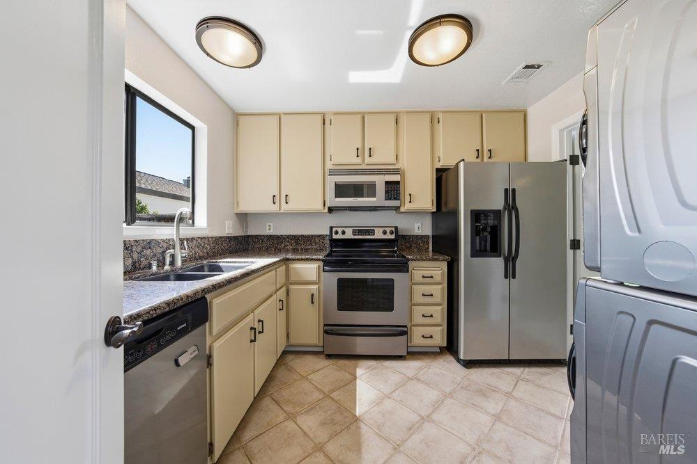 Detail Gallery Image 20 of 66 For 6 Village Ct, San Rafael,  CA 94903 - 2 Beds | 2 Baths