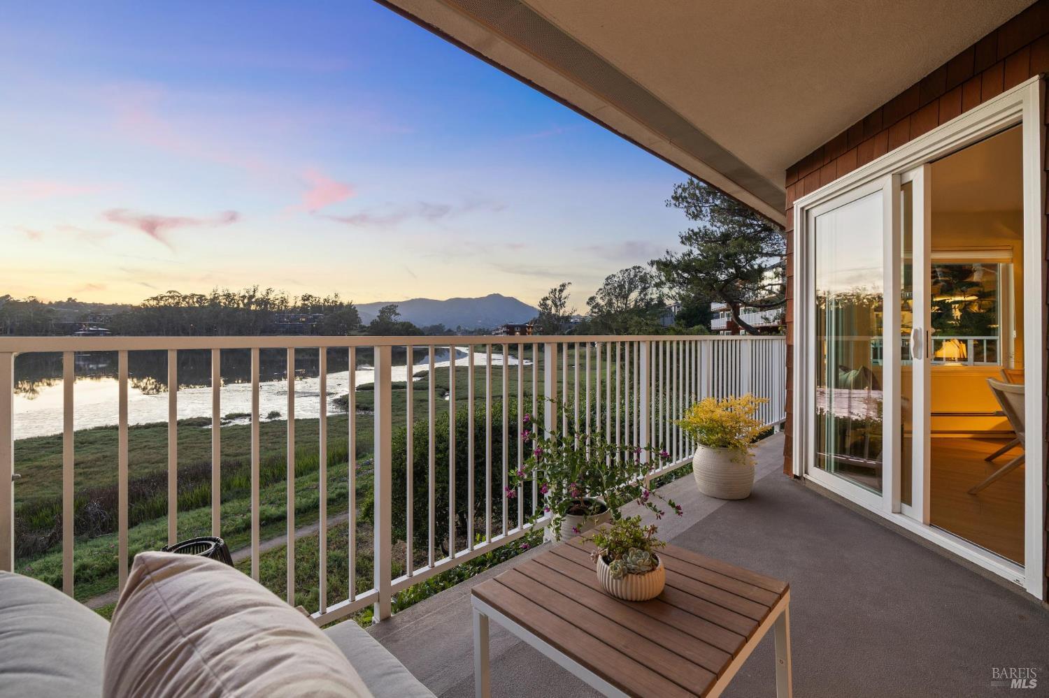 Detail Gallery Image 39 of 49 For 160 Seminary Dr 1e,  Mill Valley,  CA 94941 - 3 Beds | 2 Baths