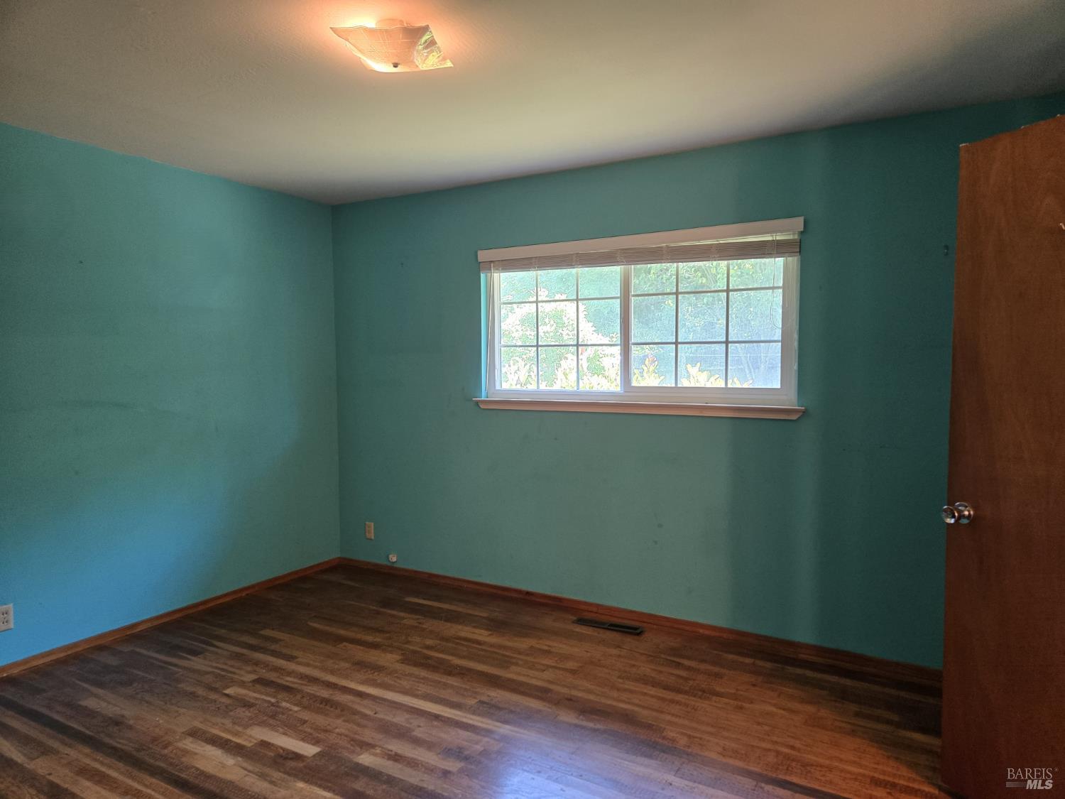 Detail Gallery Image 8 of 20 For 7149 Lynch Rd, Sebastopol,  CA 95472 - 3 Beds | 2 Baths