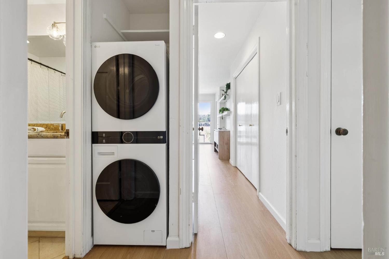 Detail Gallery Image 34 of 49 For 160 Seminary Dr 1e,  Mill Valley,  CA 94941 - 3 Beds | 2 Baths