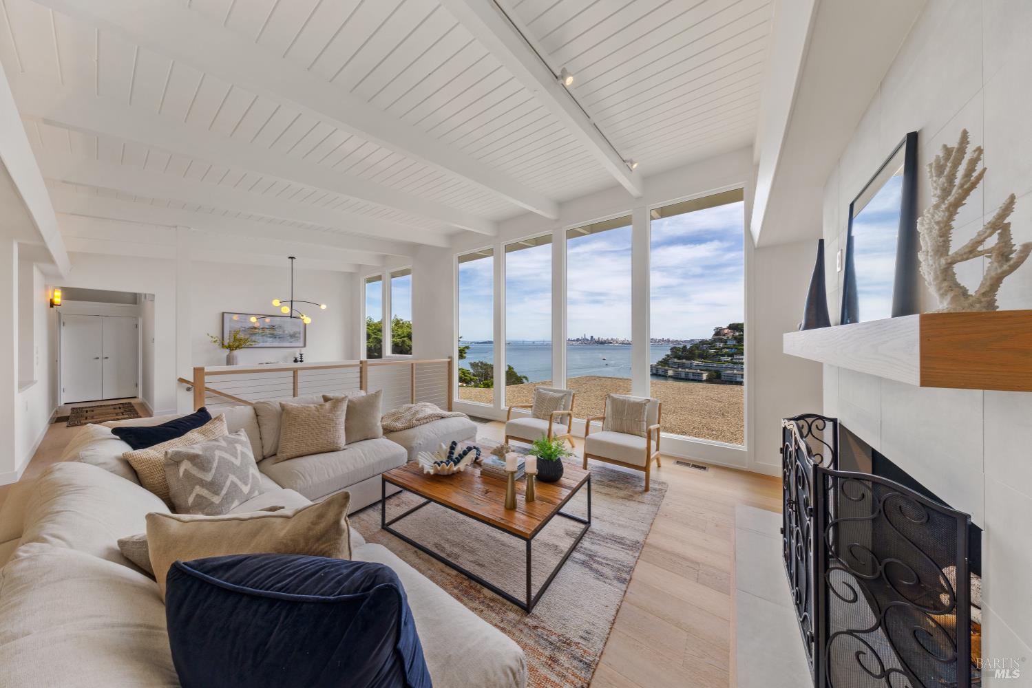 Detail Gallery Image 13 of 60 For 1 Atwood Ave, Sausalito,  CA 94965 - 4 Beds | 3 Baths