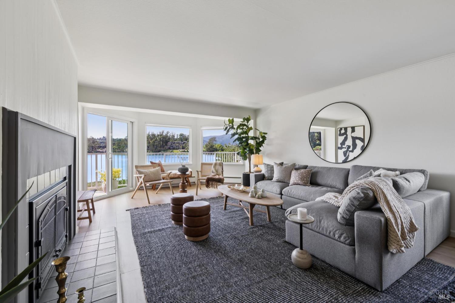 Detail Gallery Image 5 of 49 For 160 Seminary Dr 1e,  Mill Valley,  CA 94941 - 3 Beds | 2 Baths