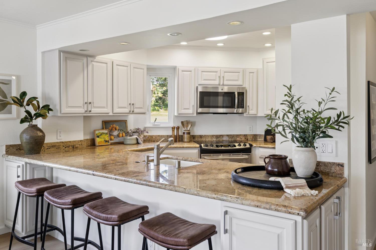 Detail Gallery Image 20 of 49 For 160 Seminary Dr 1e,  Mill Valley,  CA 94941 - 3 Beds | 2 Baths