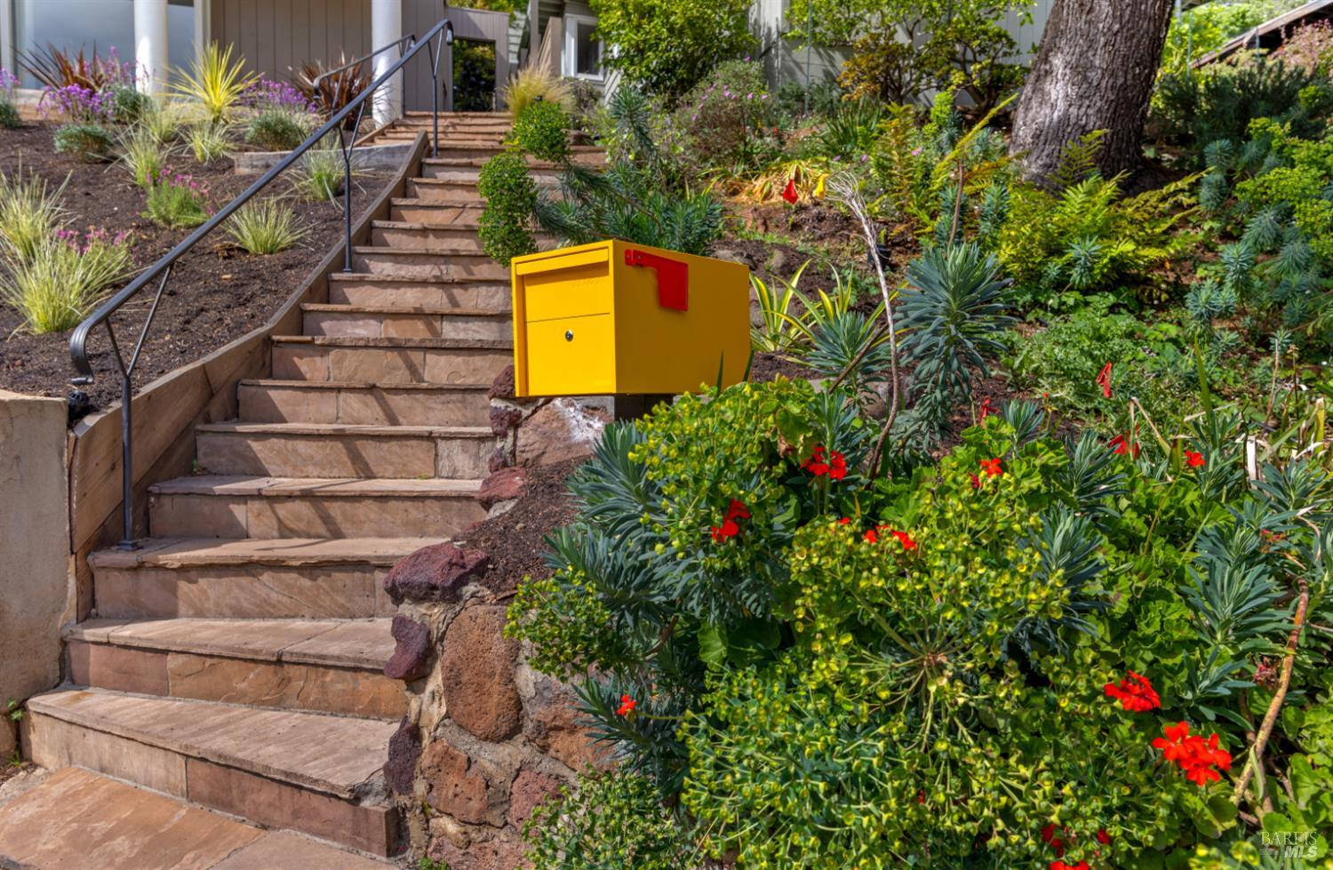 Detail Gallery Image 5 of 60 For 1 Atwood Ave, Sausalito,  CA 94965 - 4 Beds | 3 Baths