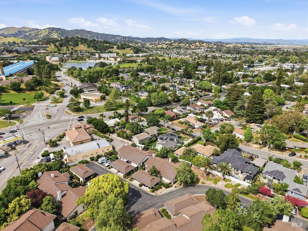 Detail Gallery Image 62 of 66 For 6 Village Ct, San Rafael,  CA 94903 - 2 Beds | 2 Baths