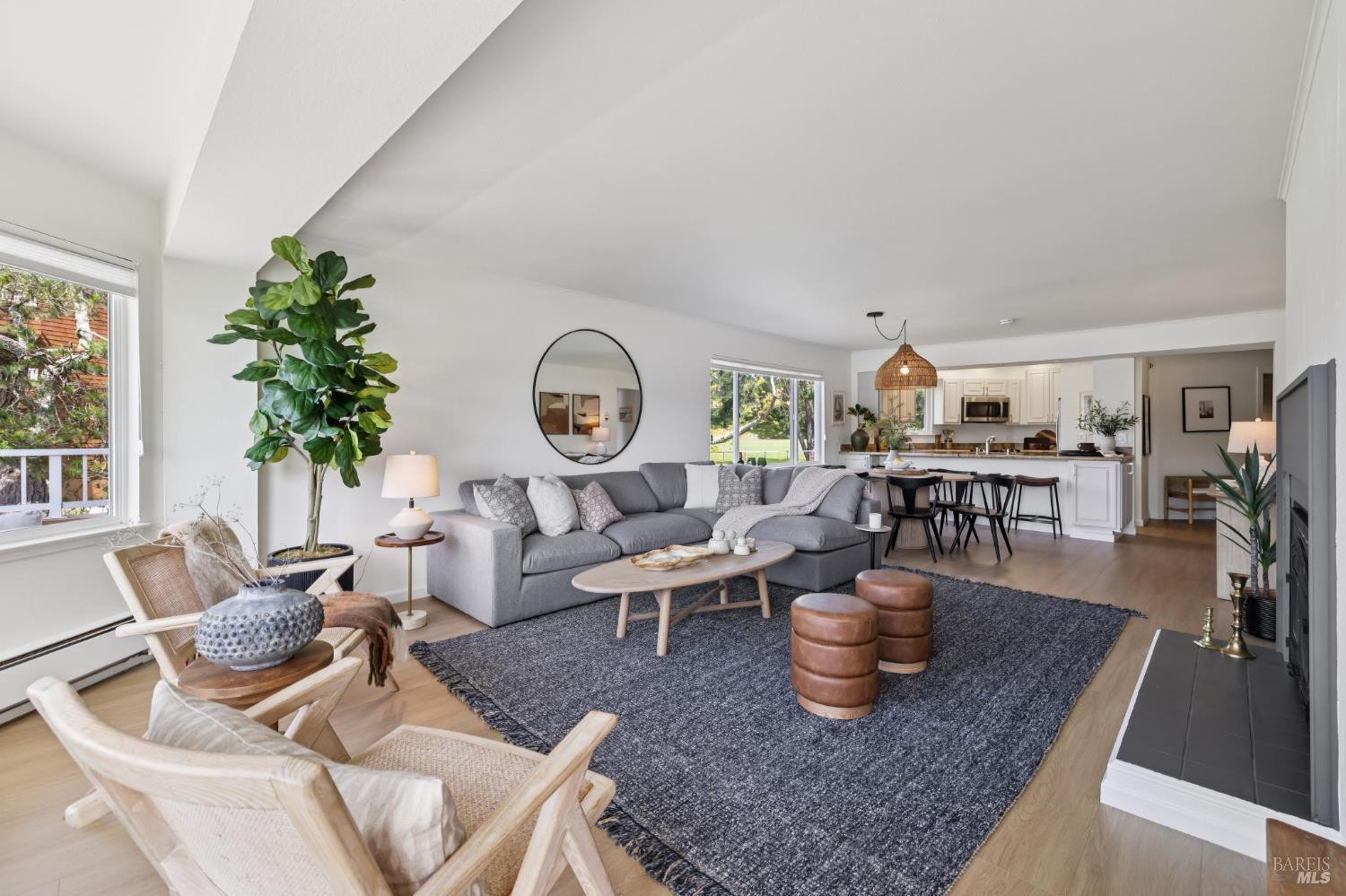 Detail Gallery Image 10 of 49 For 160 Seminary Dr 1e,  Mill Valley,  CA 94941 - 3 Beds | 2 Baths