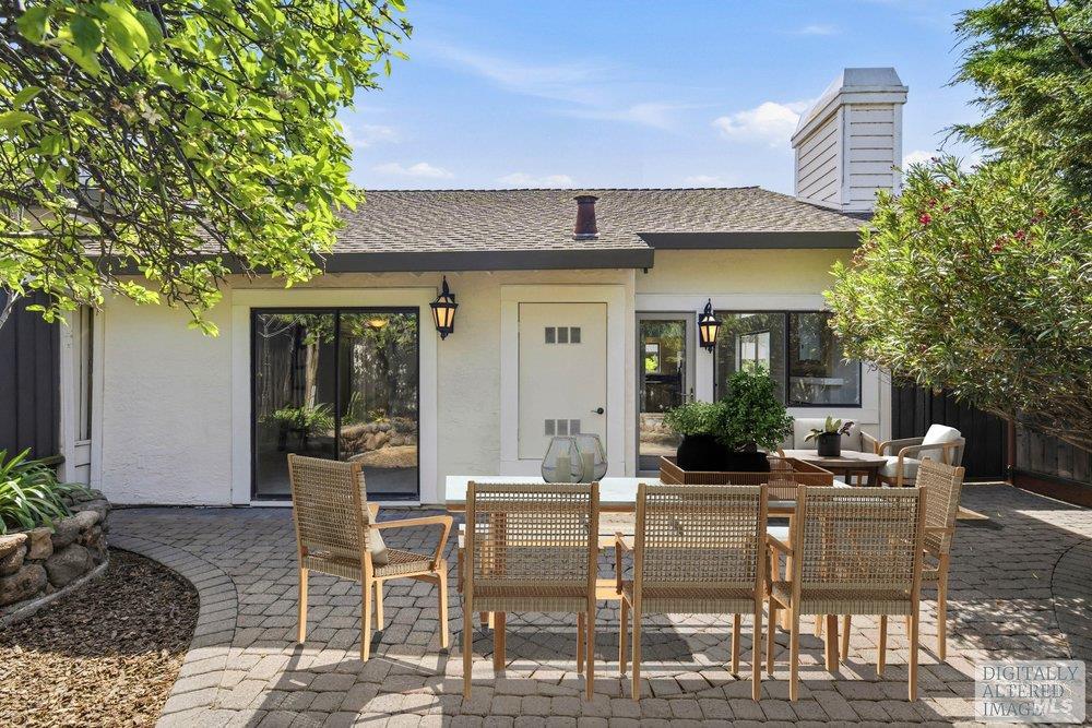 Detail Gallery Image 15 of 66 For 6 Village Ct, San Rafael,  CA 94903 - 2 Beds | 2 Baths