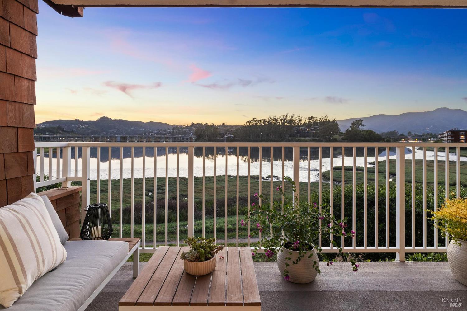 Detail Gallery Image 38 of 49 For 160 Seminary Dr 1e,  Mill Valley,  CA 94941 - 3 Beds | 2 Baths