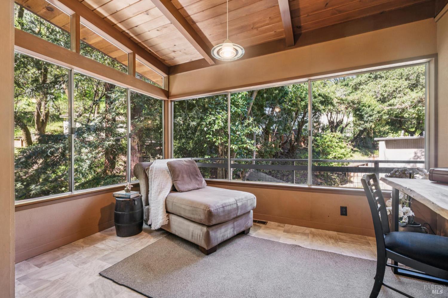 Detail Gallery Image 14 of 29 For 215 Bungalow Ave, San Rafael,  CA 94901 - 3 Beds | 2 Baths