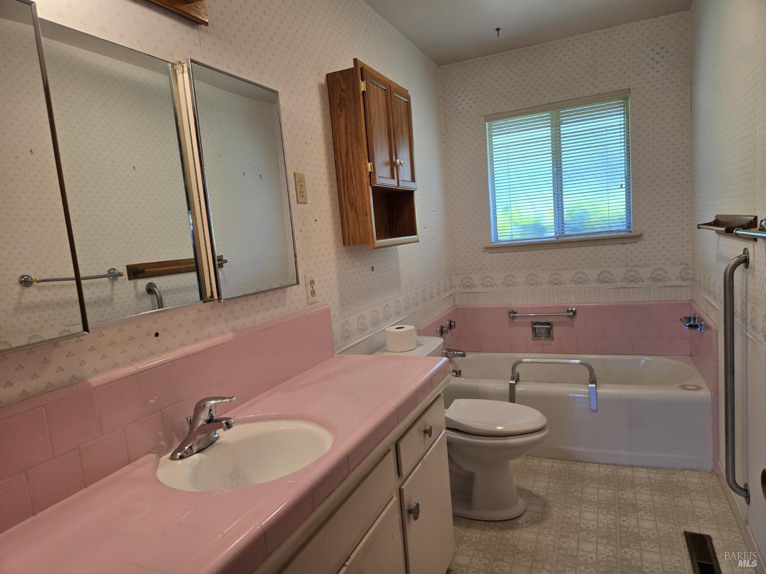 Detail Gallery Image 7 of 20 For 7149 Lynch Rd, Sebastopol,  CA 95472 - 3 Beds | 2 Baths