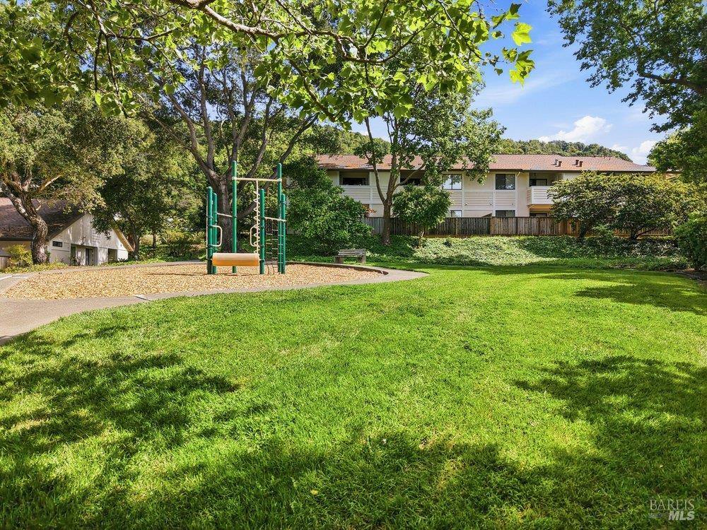 Detail Gallery Image 60 of 66 For 6 Village Ct, San Rafael,  CA 94903 - 2 Beds | 2 Baths