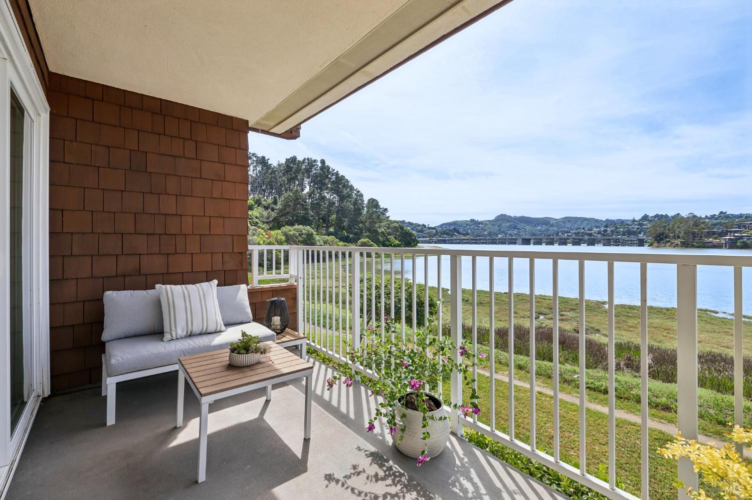 Detail Gallery Image 14 of 49 For 160 Seminary Dr 1e,  Mill Valley,  CA 94941 - 3 Beds | 2 Baths