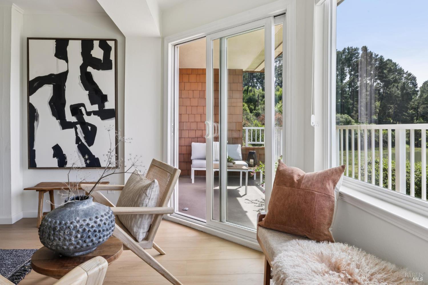 Detail Gallery Image 13 of 49 For 160 Seminary Dr 1e,  Mill Valley,  CA 94941 - 3 Beds | 2 Baths