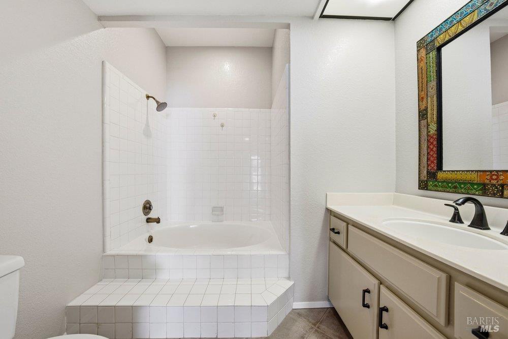 Detail Gallery Image 33 of 66 For 6 Village Ct, San Rafael,  CA 94903 - 2 Beds | 2 Baths