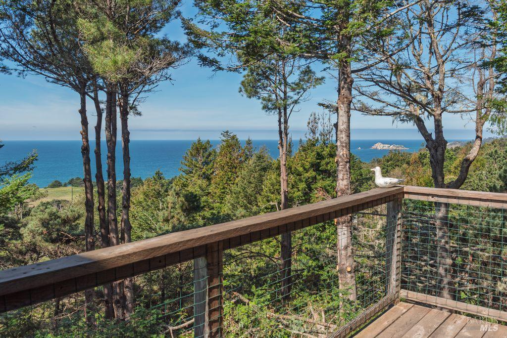 Detail Gallery Image 5 of 82 For 37275 Glennen Dr, Gualala,  CA 95445 - 3 Beds | 3 Baths