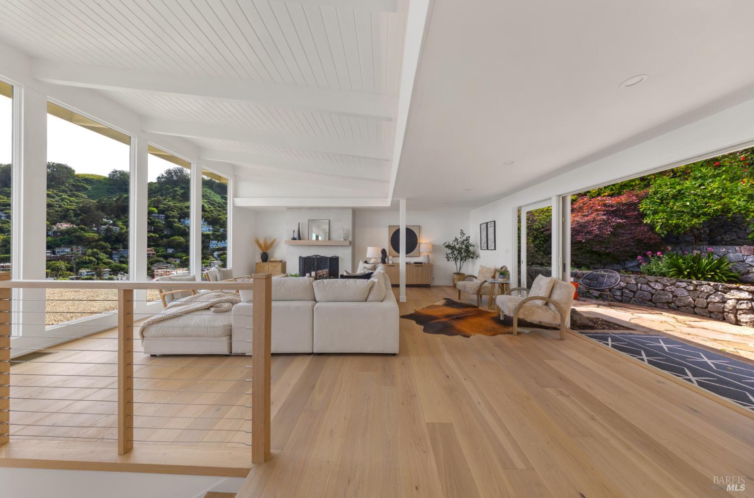 Detail Gallery Image 11 of 60 For 1 Atwood Ave, Sausalito,  CA 94965 - 4 Beds | 3 Baths