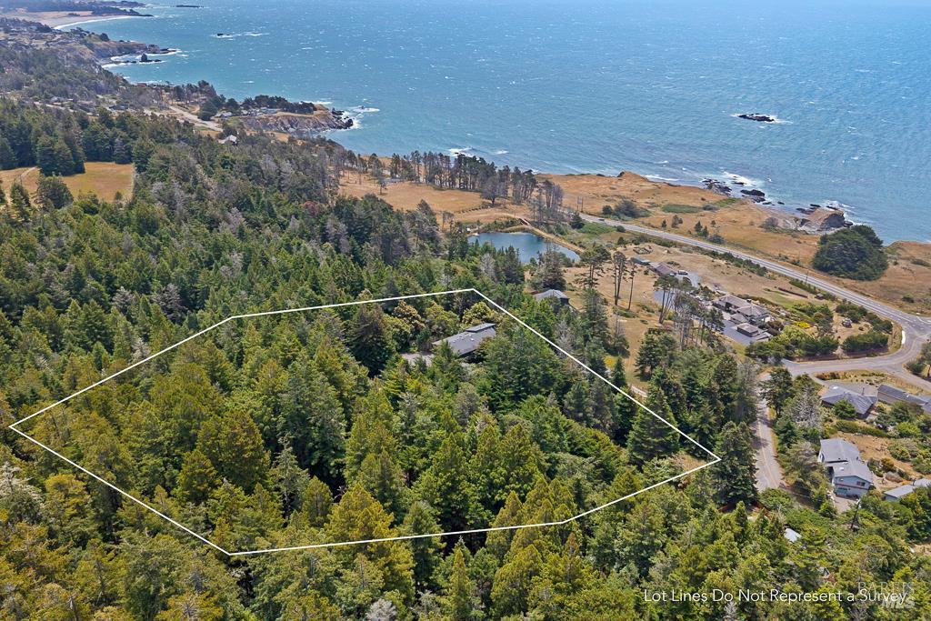 Detail Gallery Image 11 of 82 For 37275 Glennen Dr, Gualala,  CA 95445 - 3 Beds | 3 Baths