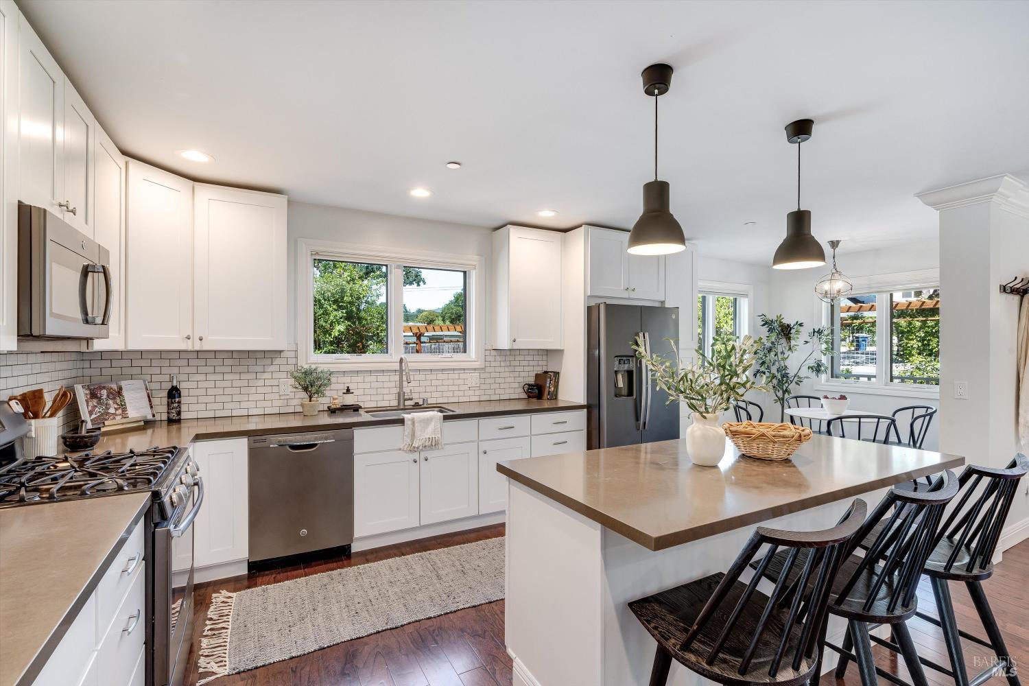 18428 4th Avenue photo 2