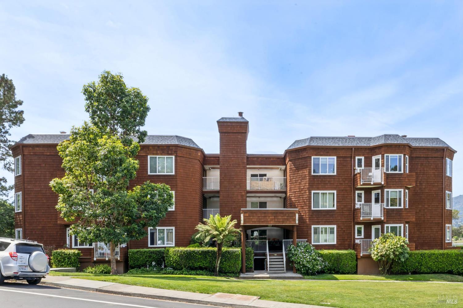 Detail Gallery Image 44 of 49 For 160 Seminary Dr 1e,  Mill Valley,  CA 94941 - 3 Beds | 2 Baths