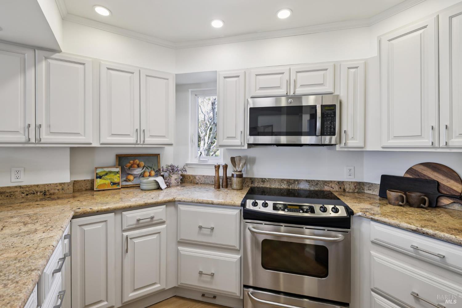 Detail Gallery Image 48 of 49 For 160 Seminary Dr 1e,  Mill Valley,  CA 94941 - 3 Beds | 2 Baths