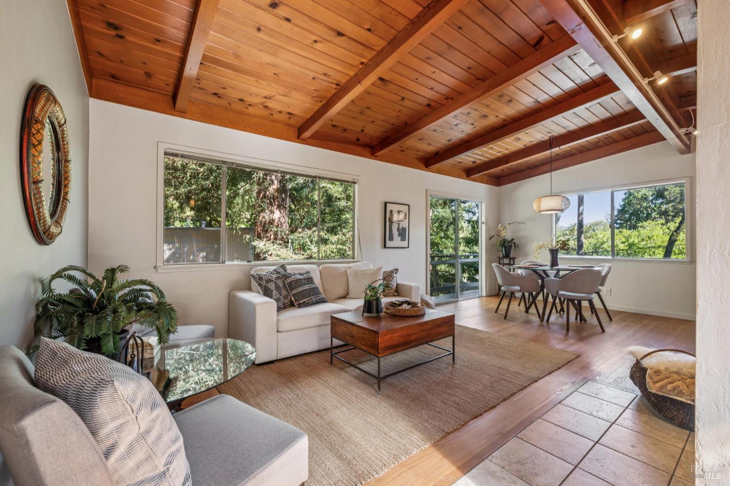 Detail Gallery Image 3 of 29 For 215 Bungalow Ave, San Rafael,  CA 94901 - 3 Beds | 2 Baths