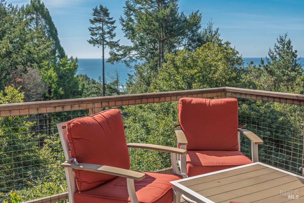 Detail Gallery Image 15 of 82 For 37275 Glennen Dr, Gualala,  CA 95445 - 3 Beds | 3 Baths