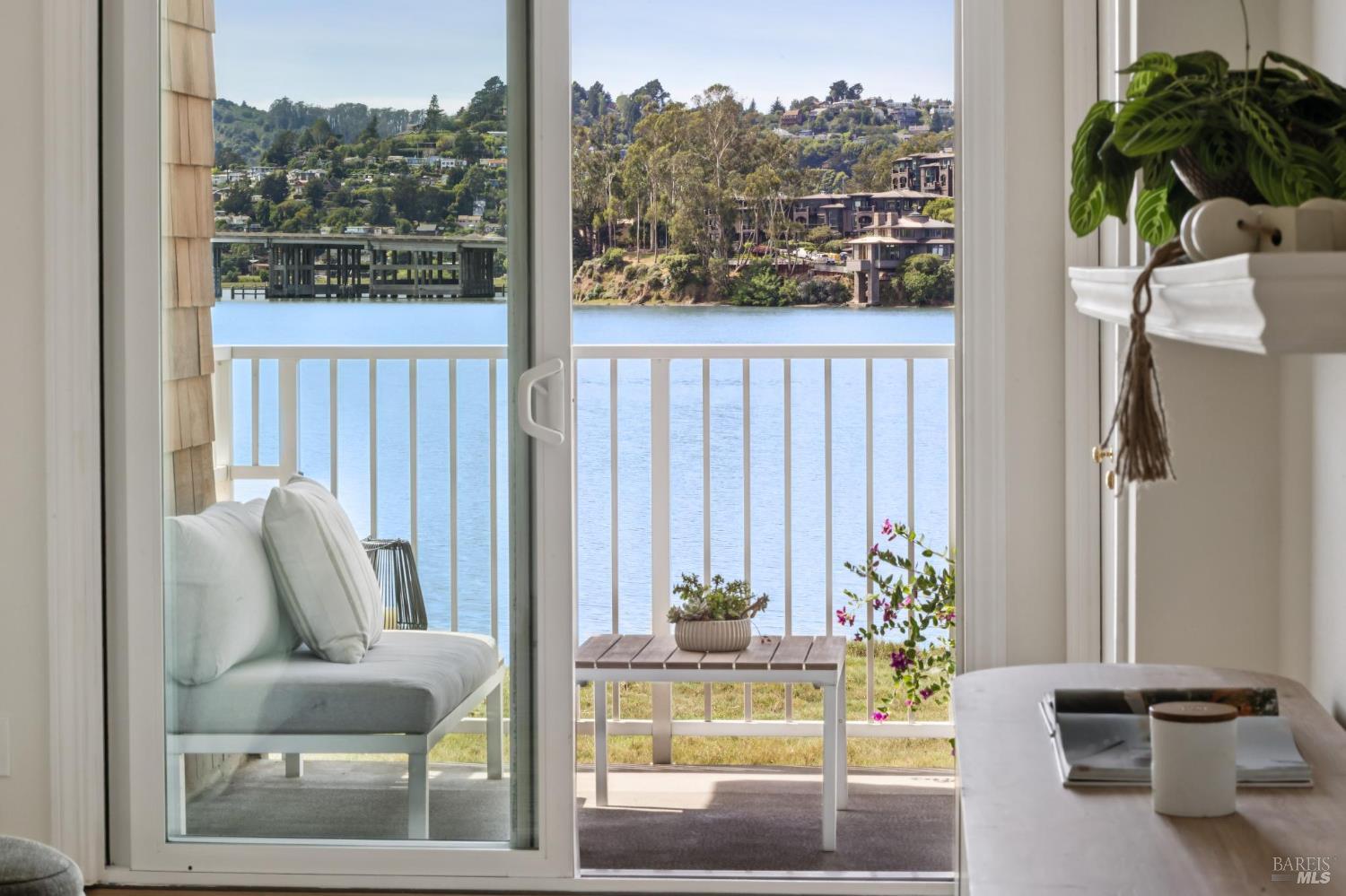 Detail Gallery Image 25 of 49 For 160 Seminary Dr 1e,  Mill Valley,  CA 94941 - 3 Beds | 2 Baths