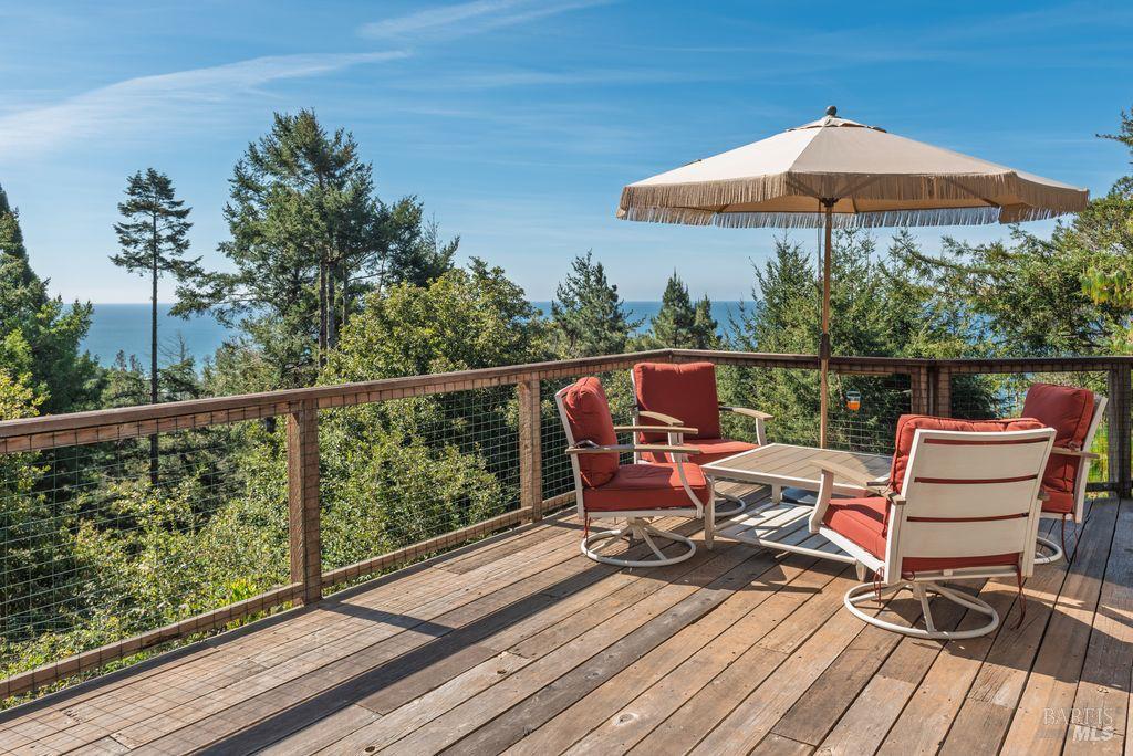 Detail Gallery Image 6 of 82 For 37275 Glennen Dr, Gualala,  CA 95445 - 3 Beds | 3 Baths