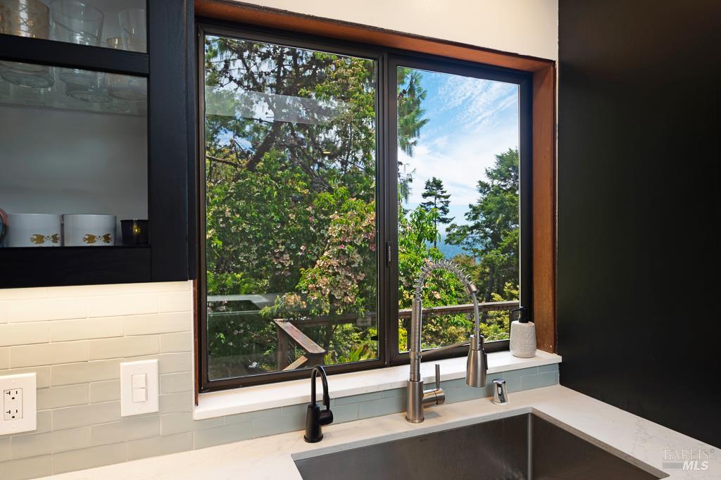 Detail Gallery Image 36 of 82 For 37275 Glennen Dr, Gualala,  CA 95445 - 3 Beds | 3 Baths