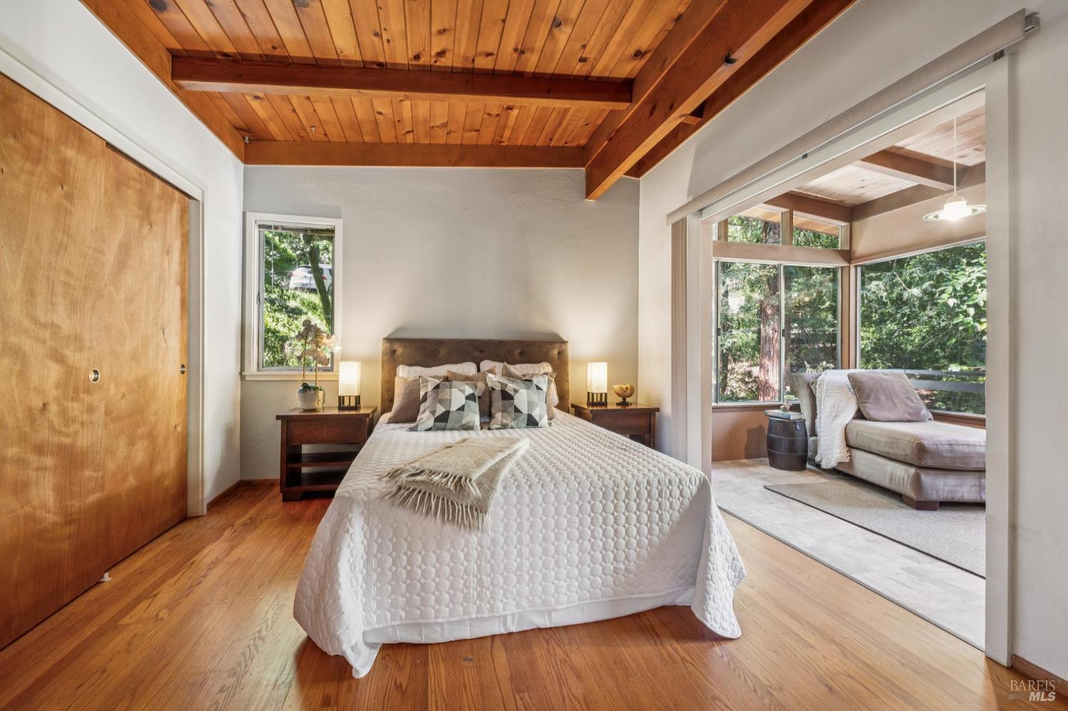 Detail Gallery Image 12 of 29 For 215 Bungalow Ave, San Rafael,  CA 94901 - 3 Beds | 2 Baths