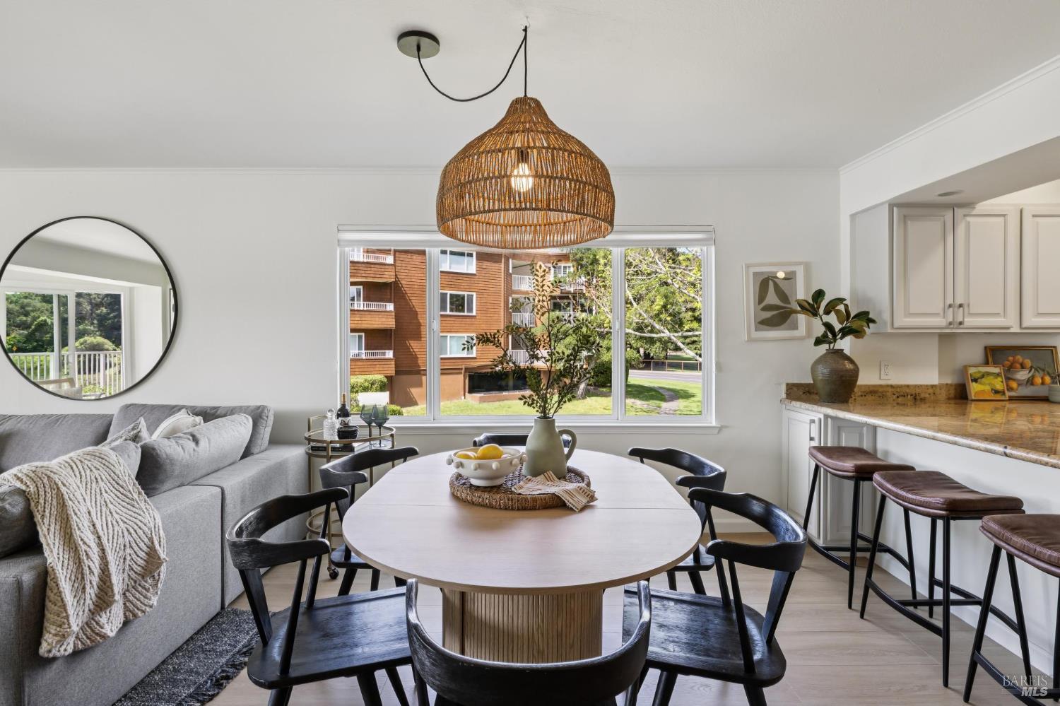 Detail Gallery Image 18 of 49 For 160 Seminary Dr 1e,  Mill Valley,  CA 94941 - 3 Beds | 2 Baths