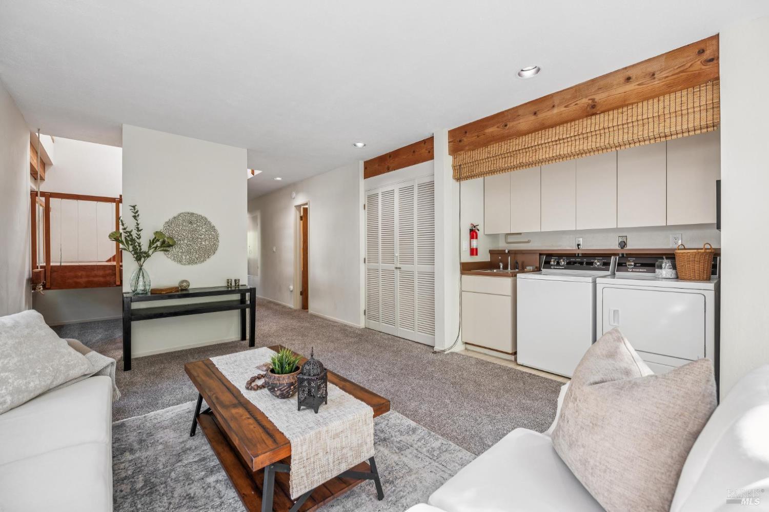 Detail Gallery Image 20 of 29 For 215 Bungalow Ave, San Rafael,  CA 94901 - 3 Beds | 2 Baths