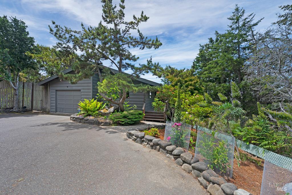 Detail Gallery Image 16 of 82 For 37275 Glennen Dr, Gualala,  CA 95445 - 3 Beds | 3 Baths