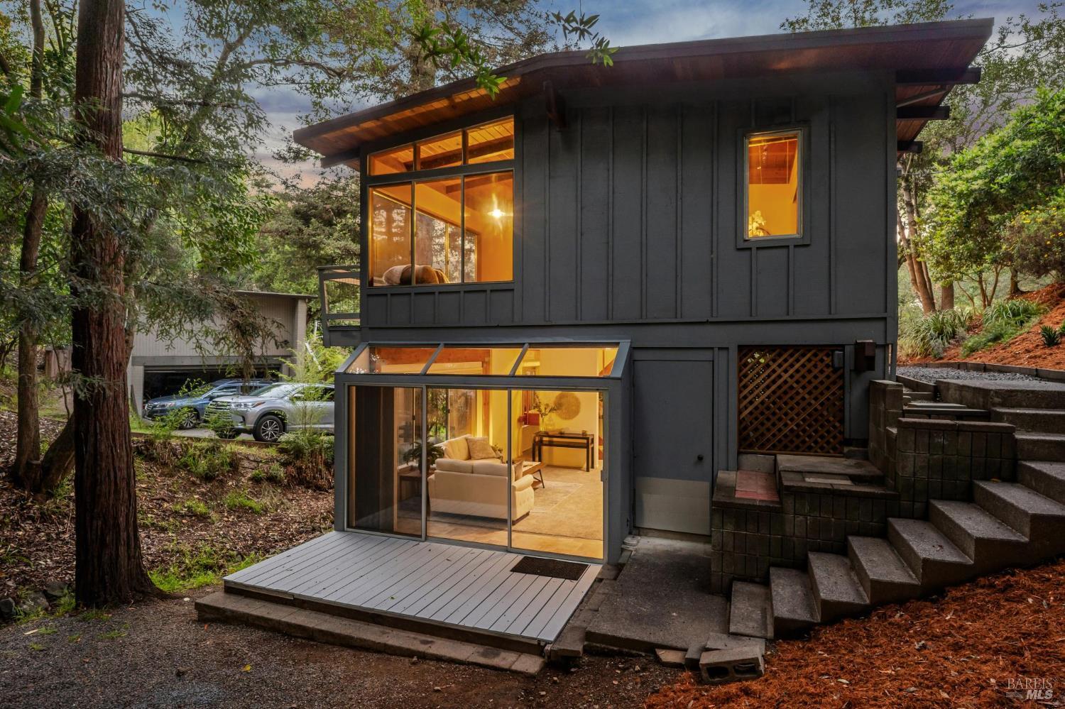 Detail Gallery Image 28 of 29 For 215 Bungalow Ave, San Rafael,  CA 94901 - 3 Beds | 2 Baths