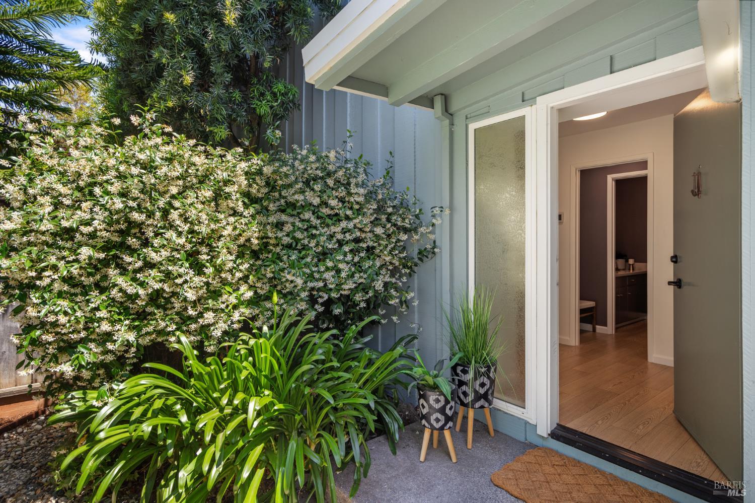 Detail Gallery Image 27 of 41 For 29 Porto Bello Dr, San Rafael,  CA 94901 - 2 Beds | 2/1 Baths