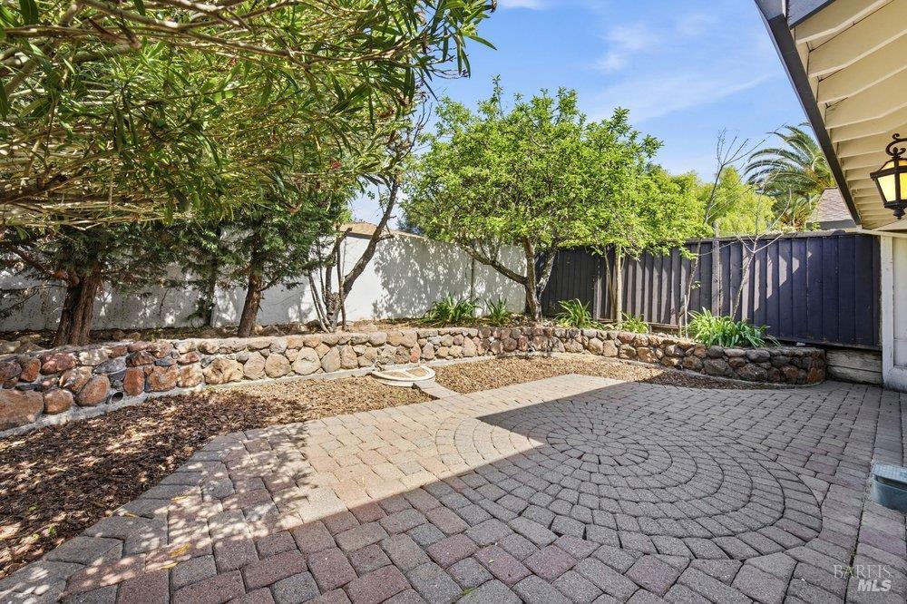 Detail Gallery Image 50 of 66 For 6 Village Ct, San Rafael,  CA 94903 - 2 Beds | 2 Baths