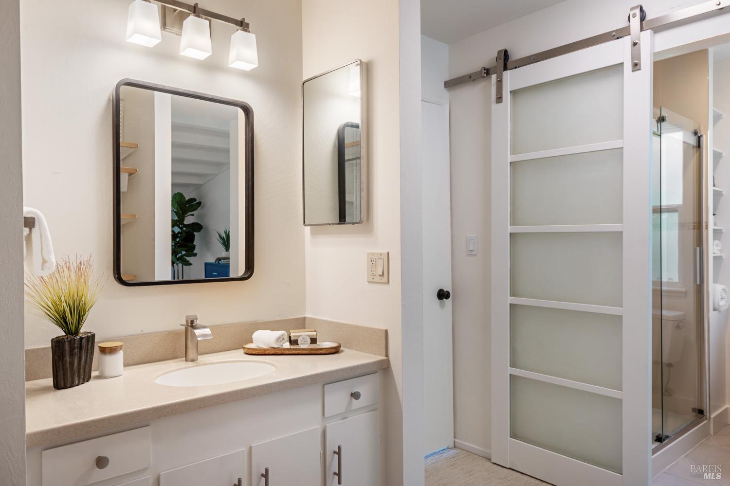 Detail Gallery Image 31 of 41 For 29 Porto Bello Dr, San Rafael,  CA 94901 - 2 Beds | 2/1 Baths