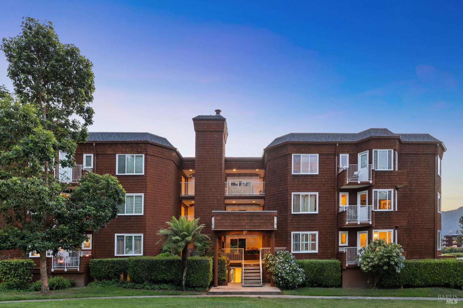 Detail Gallery Image 43 of 49 For 160 Seminary Dr 1e,  Mill Valley,  CA 94941 - 3 Beds | 2 Baths