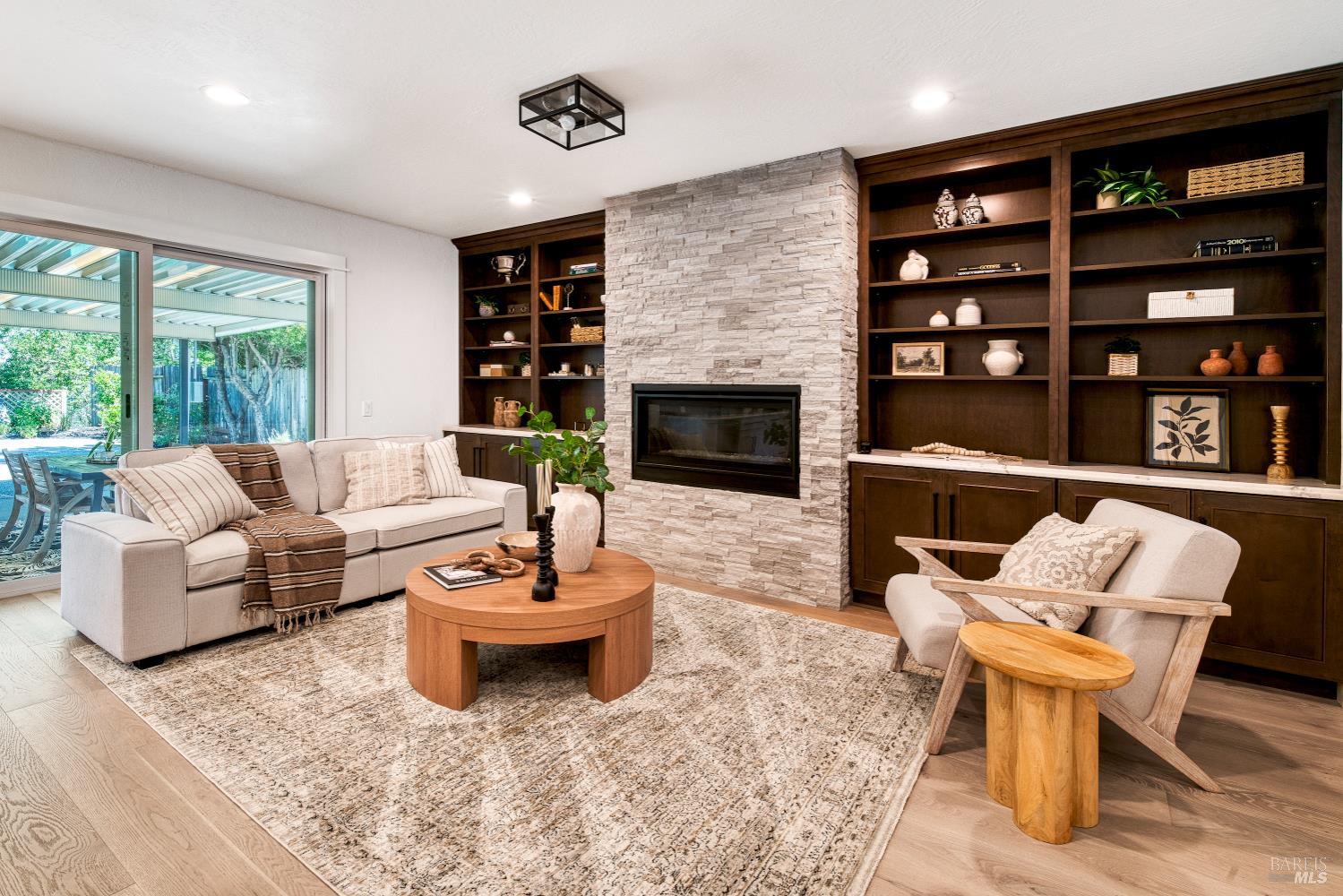 Detail Gallery Image 13 of 37 For 13 Woodland Ct, Novato,  CA 94947 - 4 Beds | 2 Baths