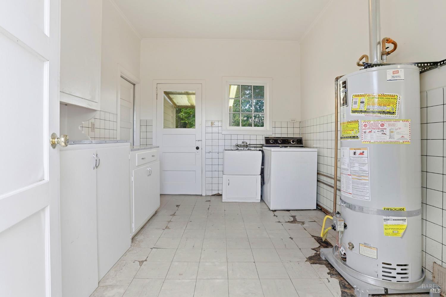 Detail Gallery Image 19 of 27 For 8 Lawrence Dr, Novato,  CA 94945 - 2 Beds | 1 Baths