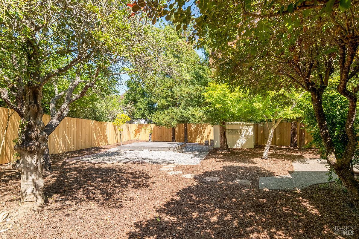 Detail Gallery Image 24 of 36 For 406 Corrillo Dr, San Rafael,  CA 94903 - 3 Beds | 2 Baths