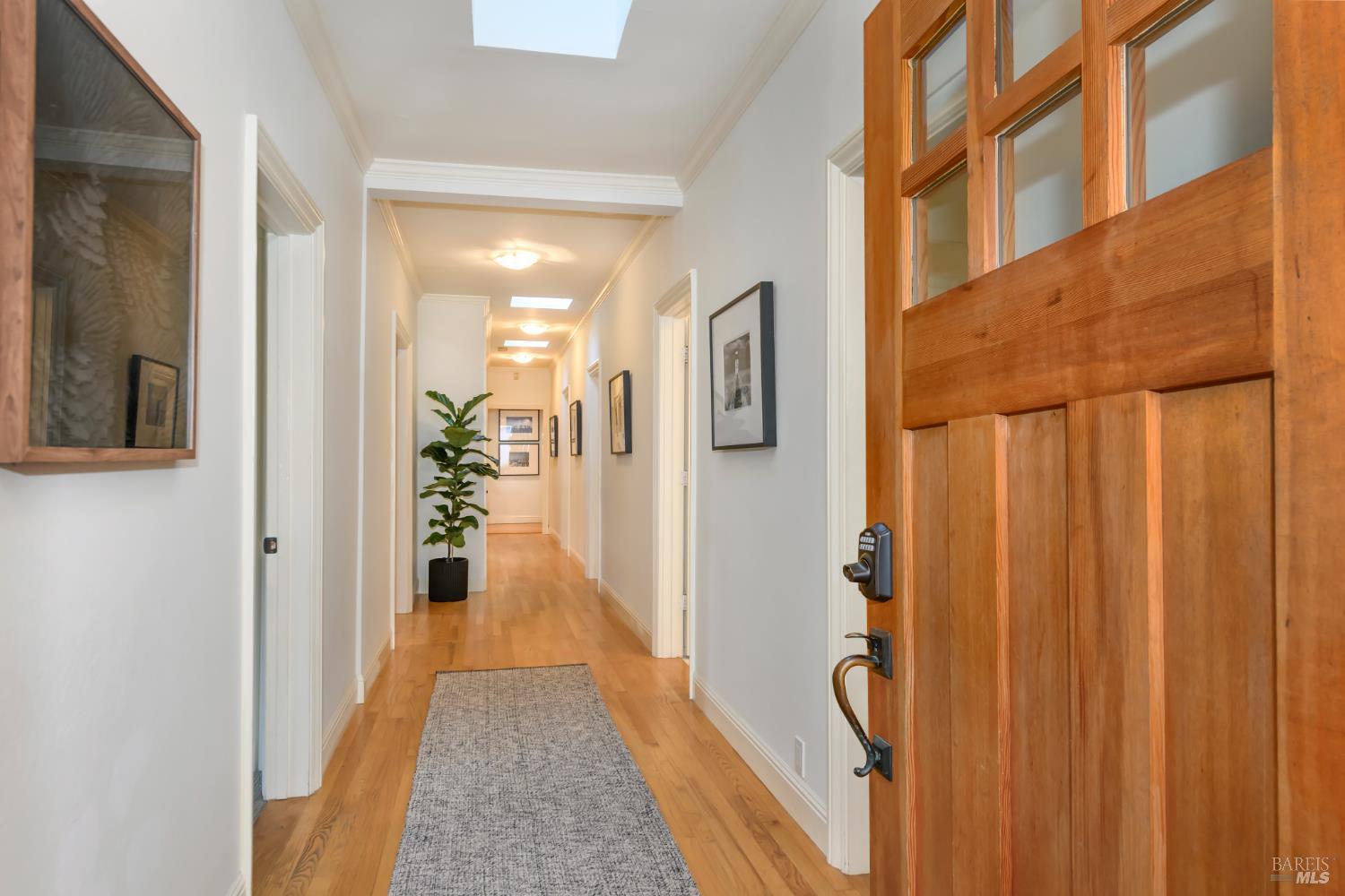 Detail Gallery Image 9 of 43 For 1065 Meadowsweet Dr, Corte Madera,  CA 94925 - 4 Beds | 3 Baths