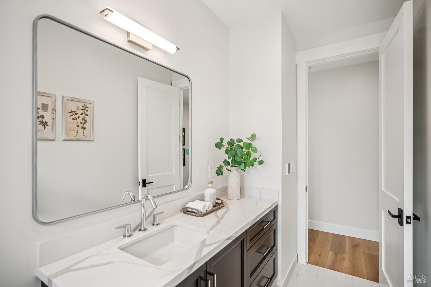 Detail Gallery Image 24 of 44 For 85 Harriet Way, Tiburon,  CA 94920 - 4 Beds | 2/1 Baths