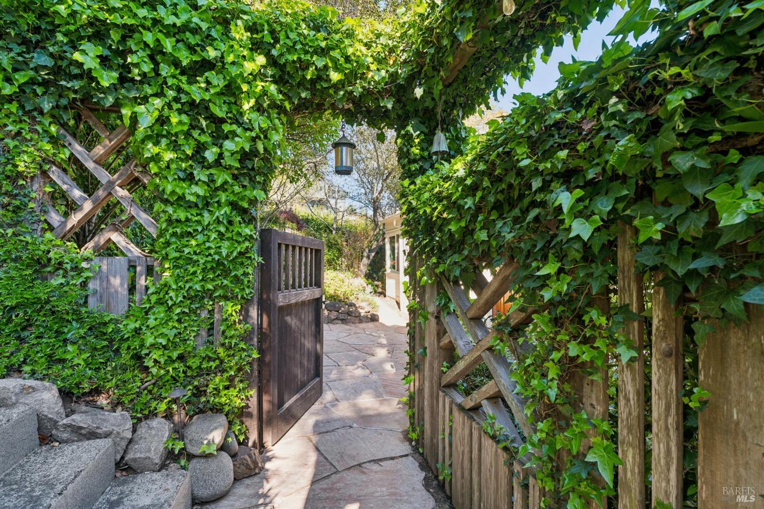 Front Image Thumbnail for BA326029972