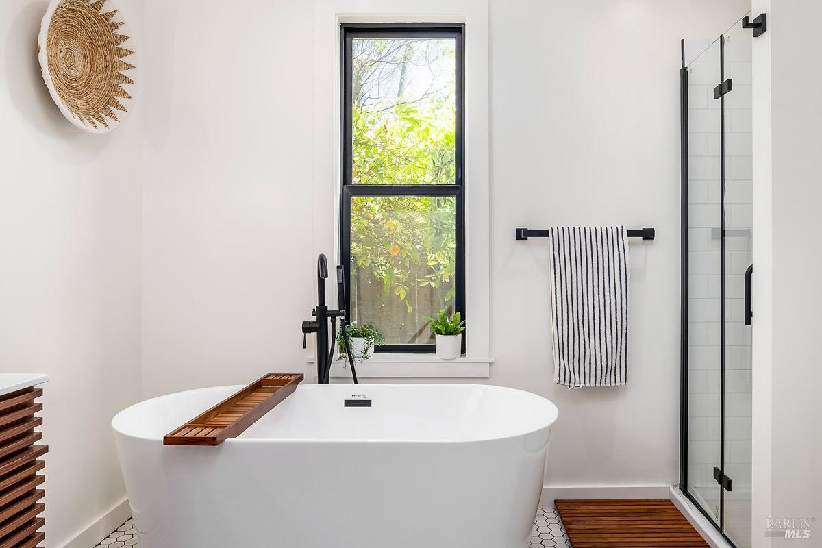 Detail Gallery Image 19 of 36 For 406 Corrillo Dr, San Rafael,  CA 94903 - 3 Beds | 2 Baths