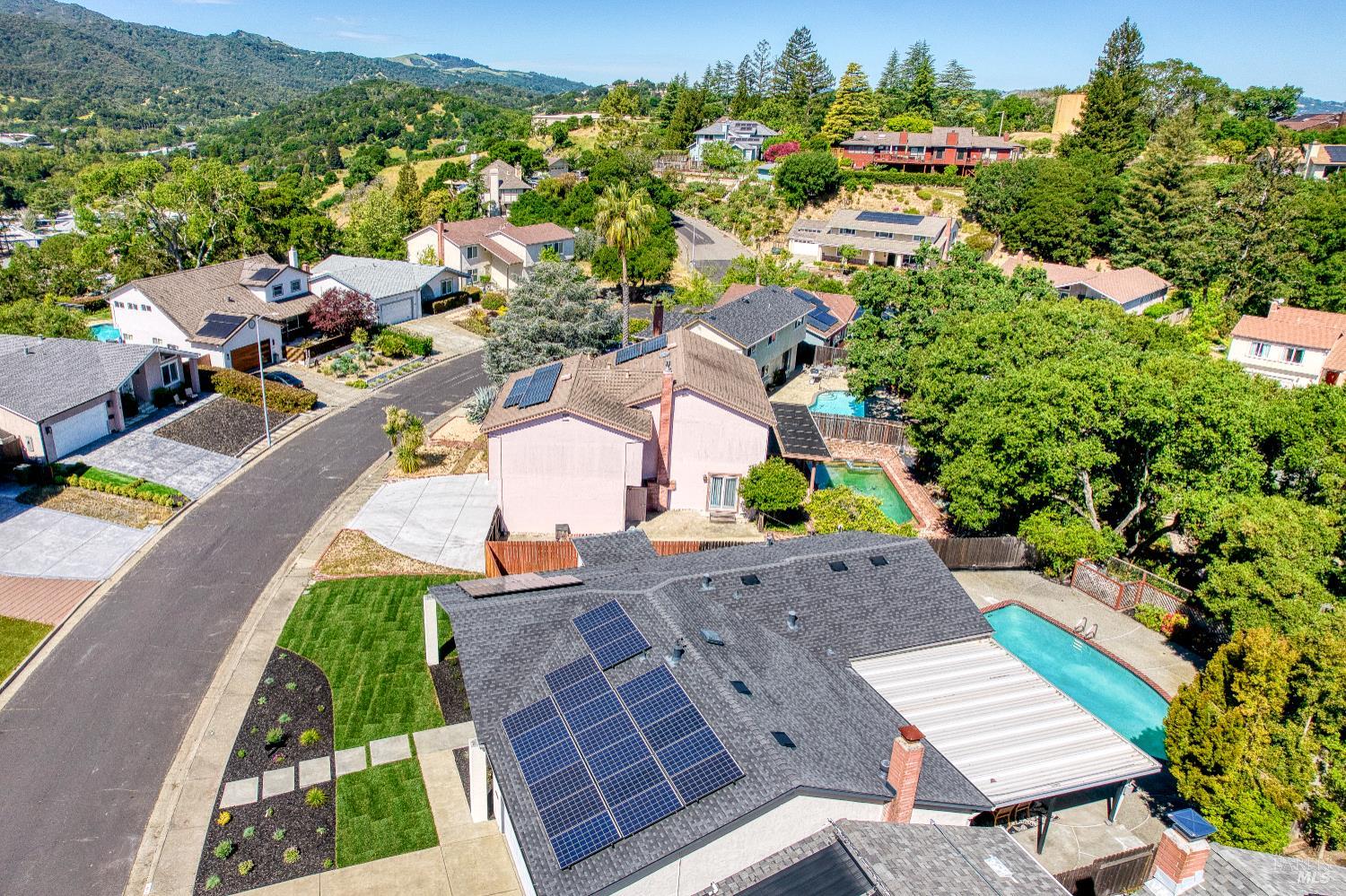 Detail Gallery Image 29 of 37 For 13 Woodland Ct, Novato,  CA 94947 - 4 Beds | 2 Baths