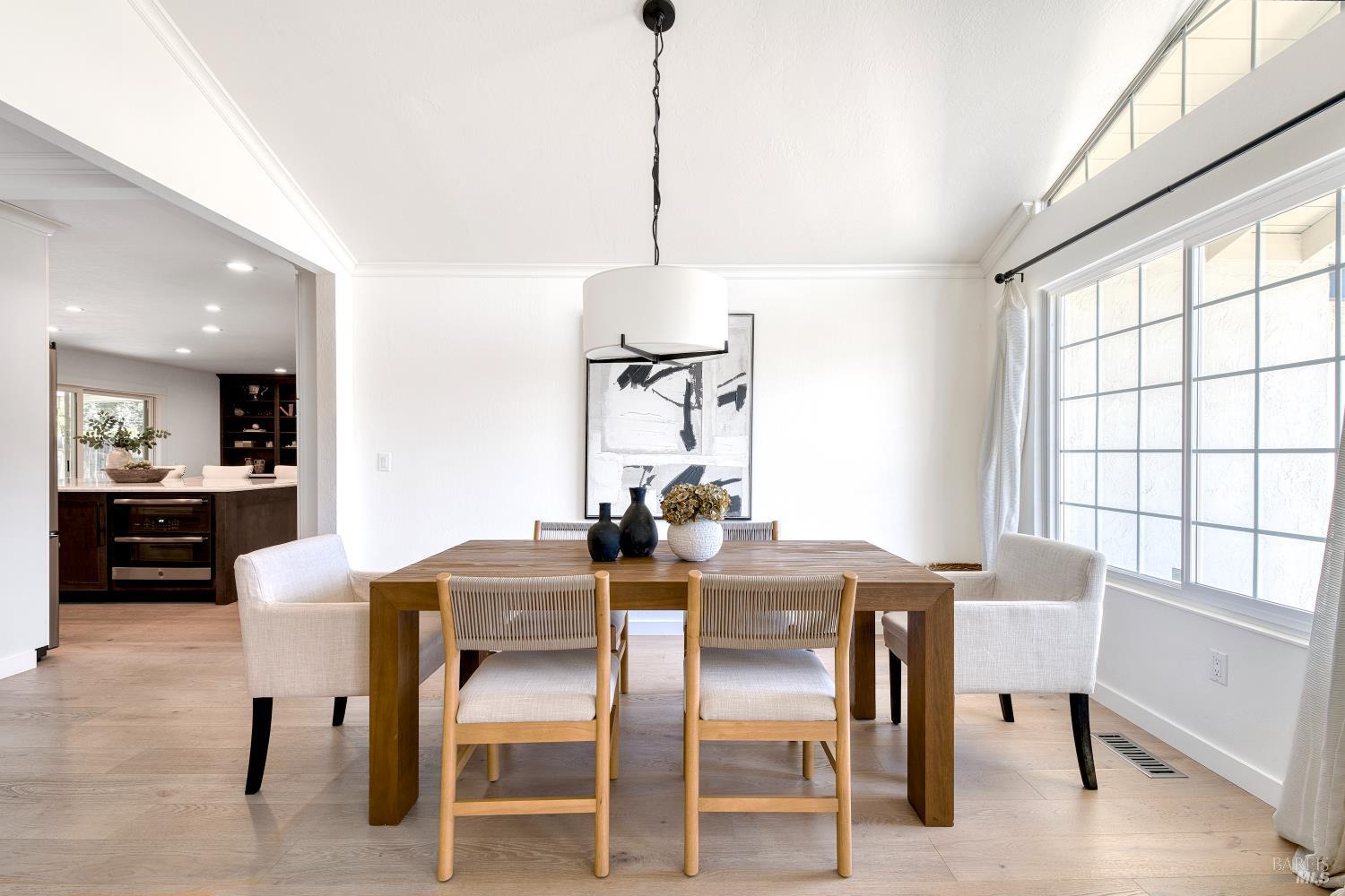 Detail Gallery Image 8 of 37 For 13 Woodland Ct, Novato,  CA 94947 - 4 Beds | 2 Baths